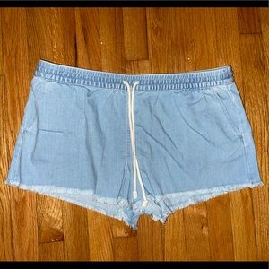 AE XL women’s shorts